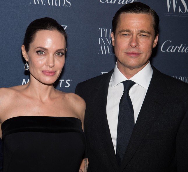 Brad Pitt cởi áo, lộ hình xăm về Angelina Jolie- Ảnh 3.