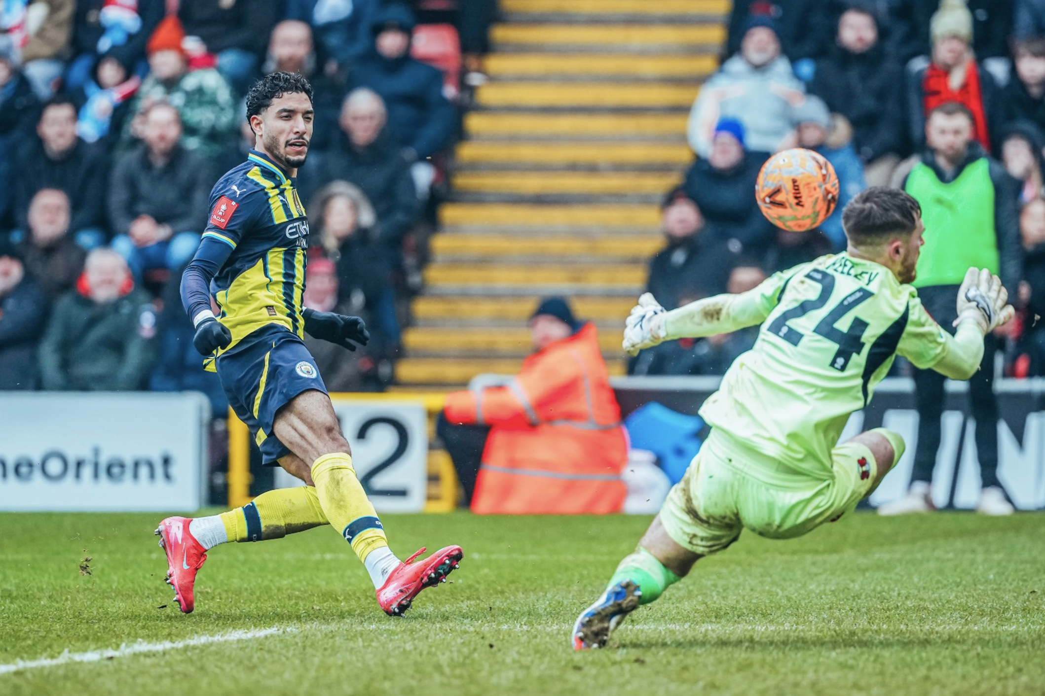 Chật vật thắng Leyton Orient, Man City giành vé vòng 5 FA Cup- Ảnh 2.