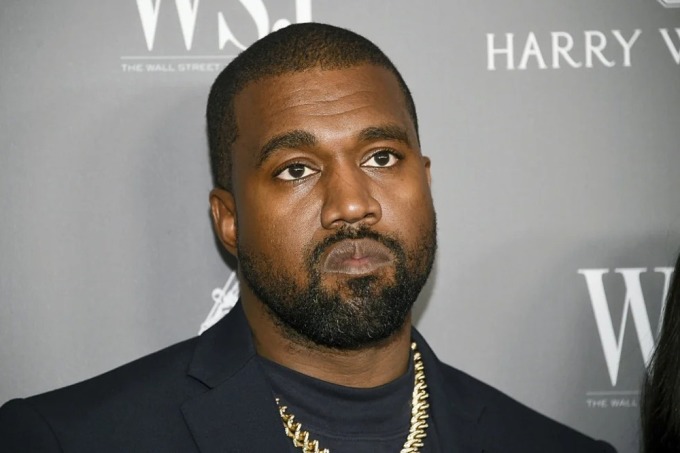 Kanye West tham gia sự kiện Innovator Awards của tạp chí WSJ tại New York năm 2019. Ảnh: AP