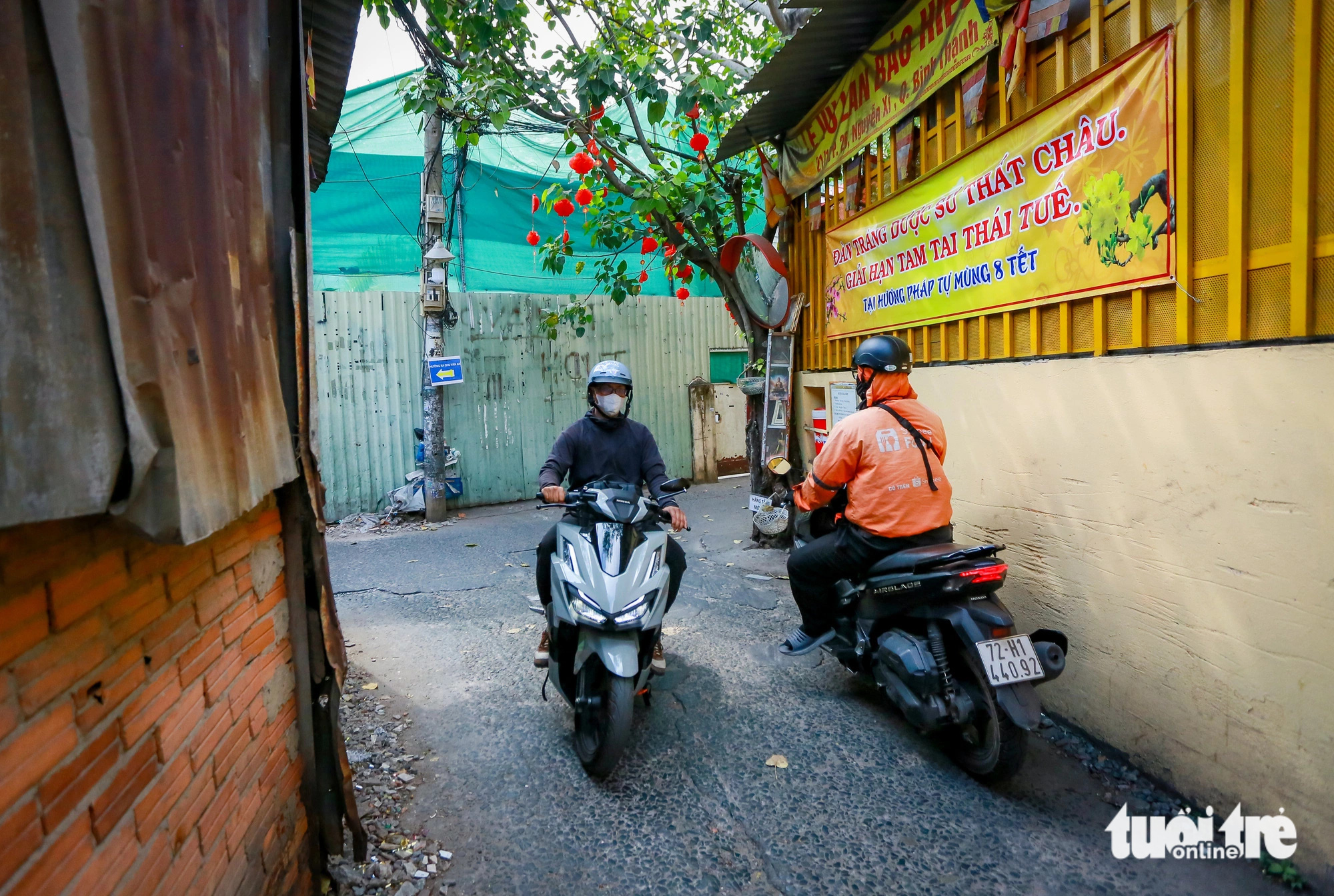 Toàn cảnh Hàng Xanh đến cầu Bình Triệu: Kẹt xe “không lối thoát” và nhà cửa xô lệch chờ TOD - Ảnh 9.