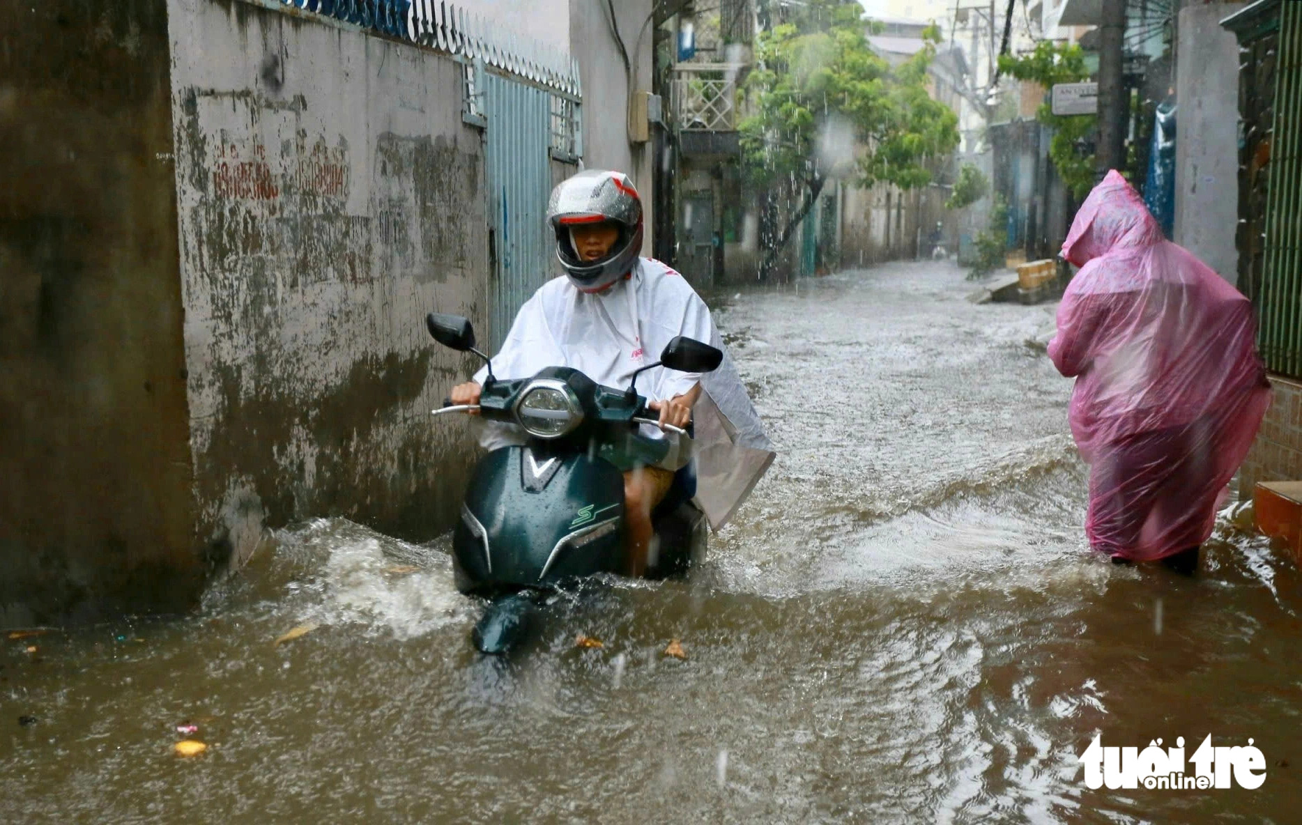 Toàn cảnh Hàng Xanh đến cầu Bình Triệu: Kẹt xe không lối thoát và nhà cửa xô lệch chờ TOD - Ảnh 12.