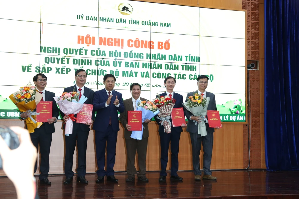 cong-bo-nhan-su-Giam-doc-so-Quang-nam-8.JPG