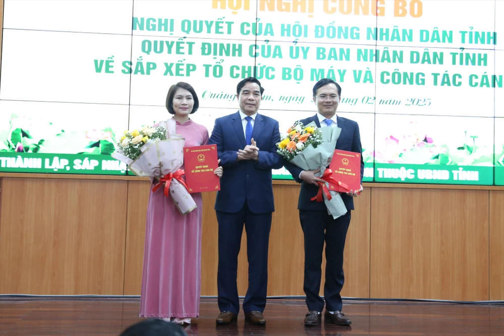 cong-bo-nhan-su-Giam-doc-so-Quang-nam-7.JPG