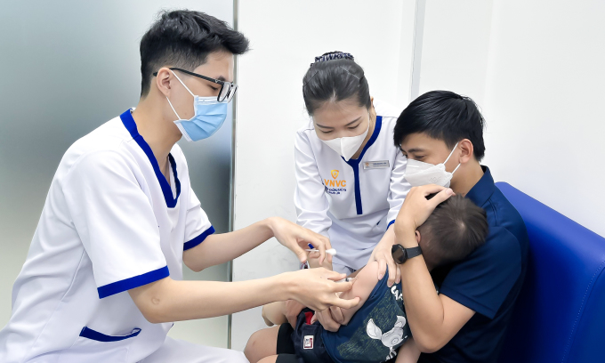 Trẻ nhỏ tiêm vaccine tại VNVC Long Thạnh Mỹ, TP Thủ Đức, TP HCM. Ảnh: Diệu Thuần