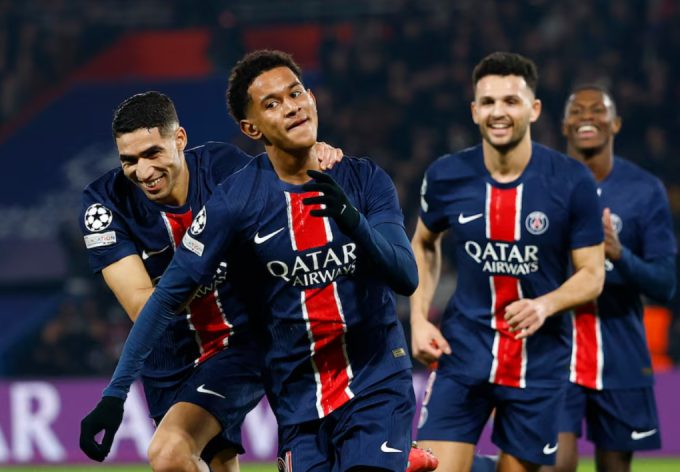 PSG mừng bàn trong trận thắng Brest 7-0 trên sân Parc des Princes, Paris, Pháp ngày 19/2. Ảnh: Reuters