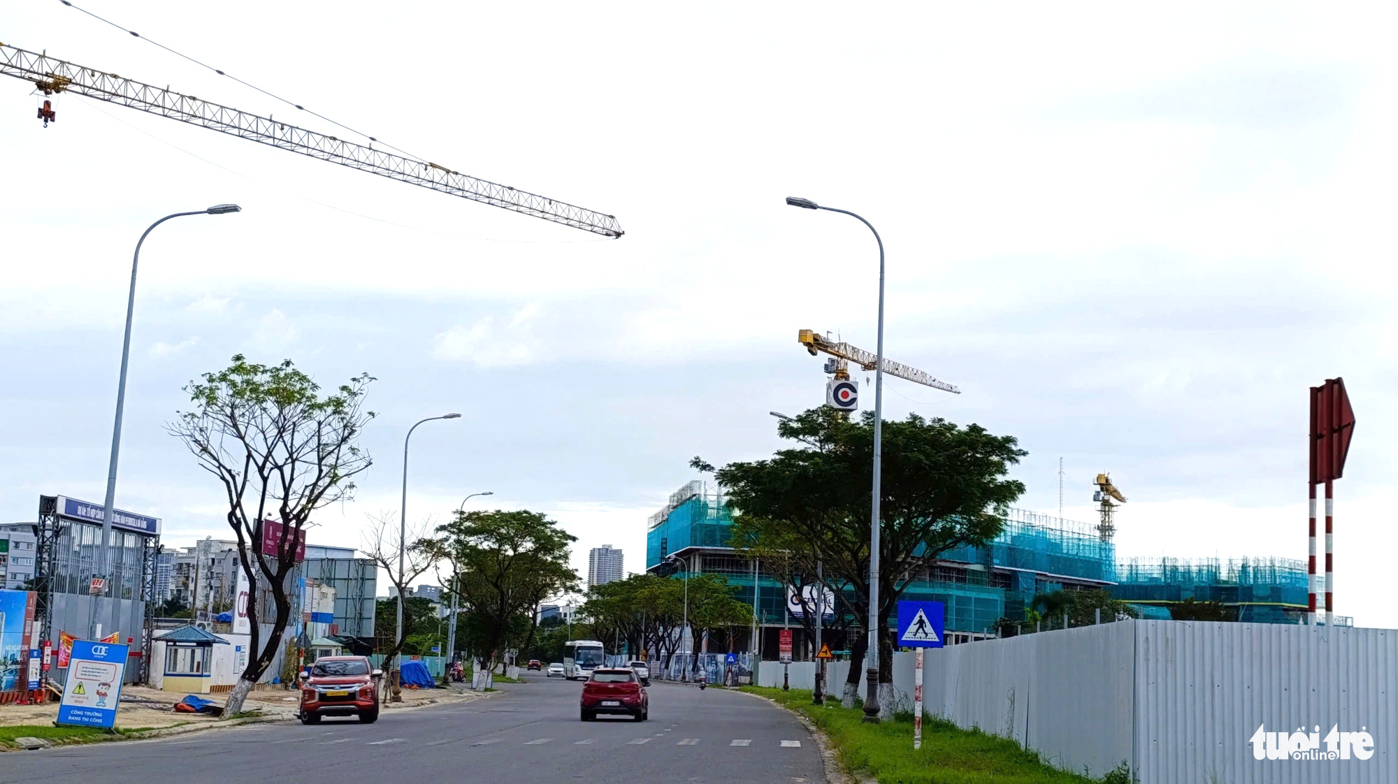 Loạt công trình ‘mọc’ lên bên đôi bờ sông Hàn - Ảnh 4.