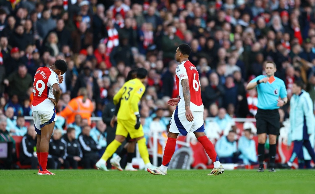 Arsenal thua cay đắng trên sân nhà trước West Ham - 2