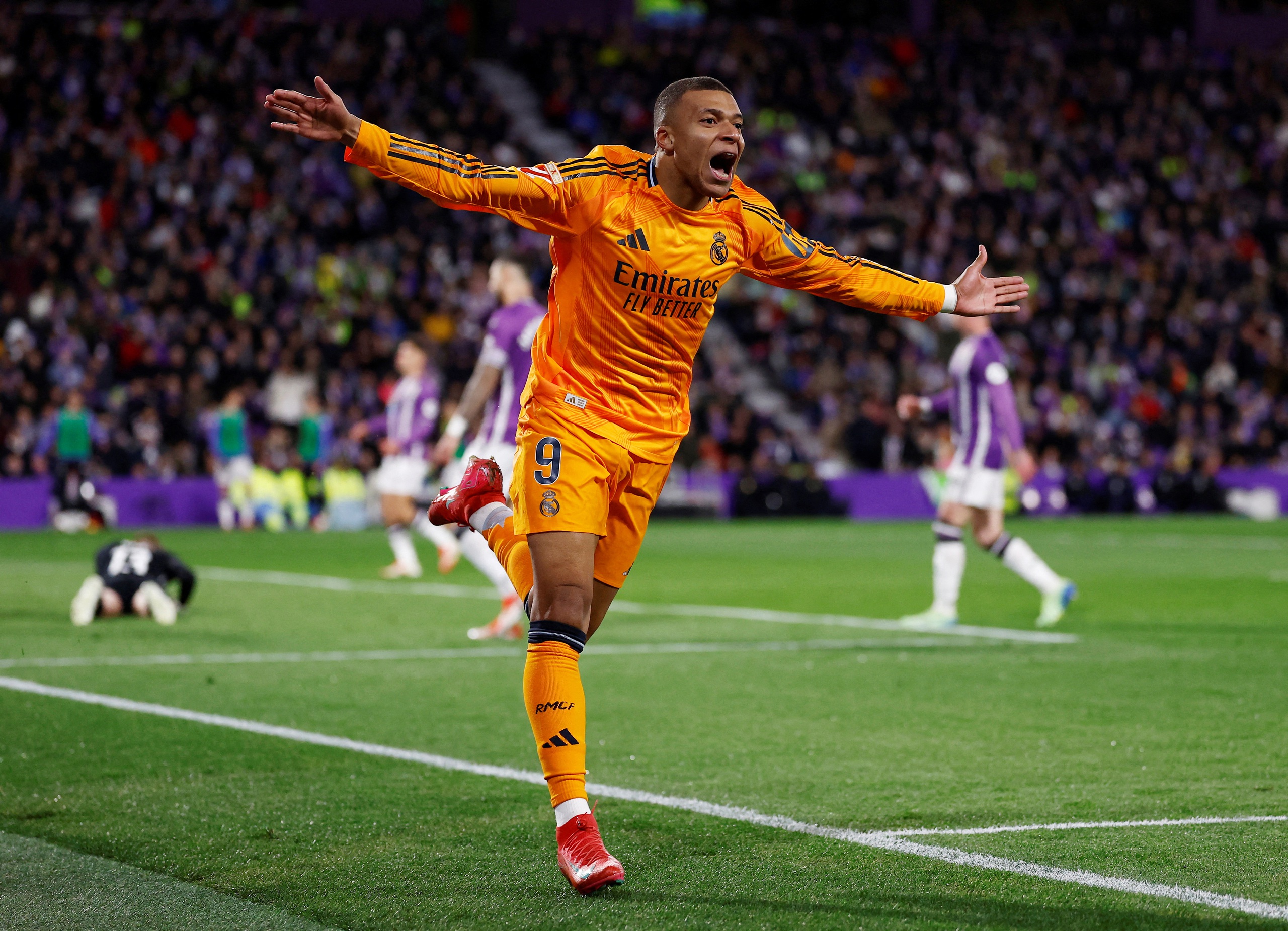 Mbappe ghi cú hat-trick đầu tiên trong màu áo CLB Real Madrid