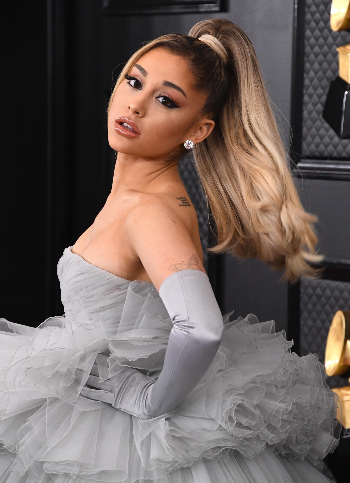 1740341514 518 Dang sau ngoai hinh gay go cua Ariana Grande Ap