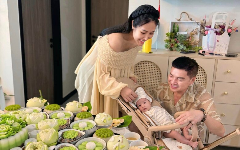 Quang Minh có cuộc sống hạnh phúc bên bạn gái kém 37 tuổi.