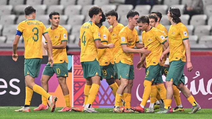 Australia mừng thắng Iraq 3-2 trong trận tứ kết U20 châu Á 2025, tại sân Bảo An ở Thâm Quyến, Trung Quốc ngày 22/2. Ảnh: AFC