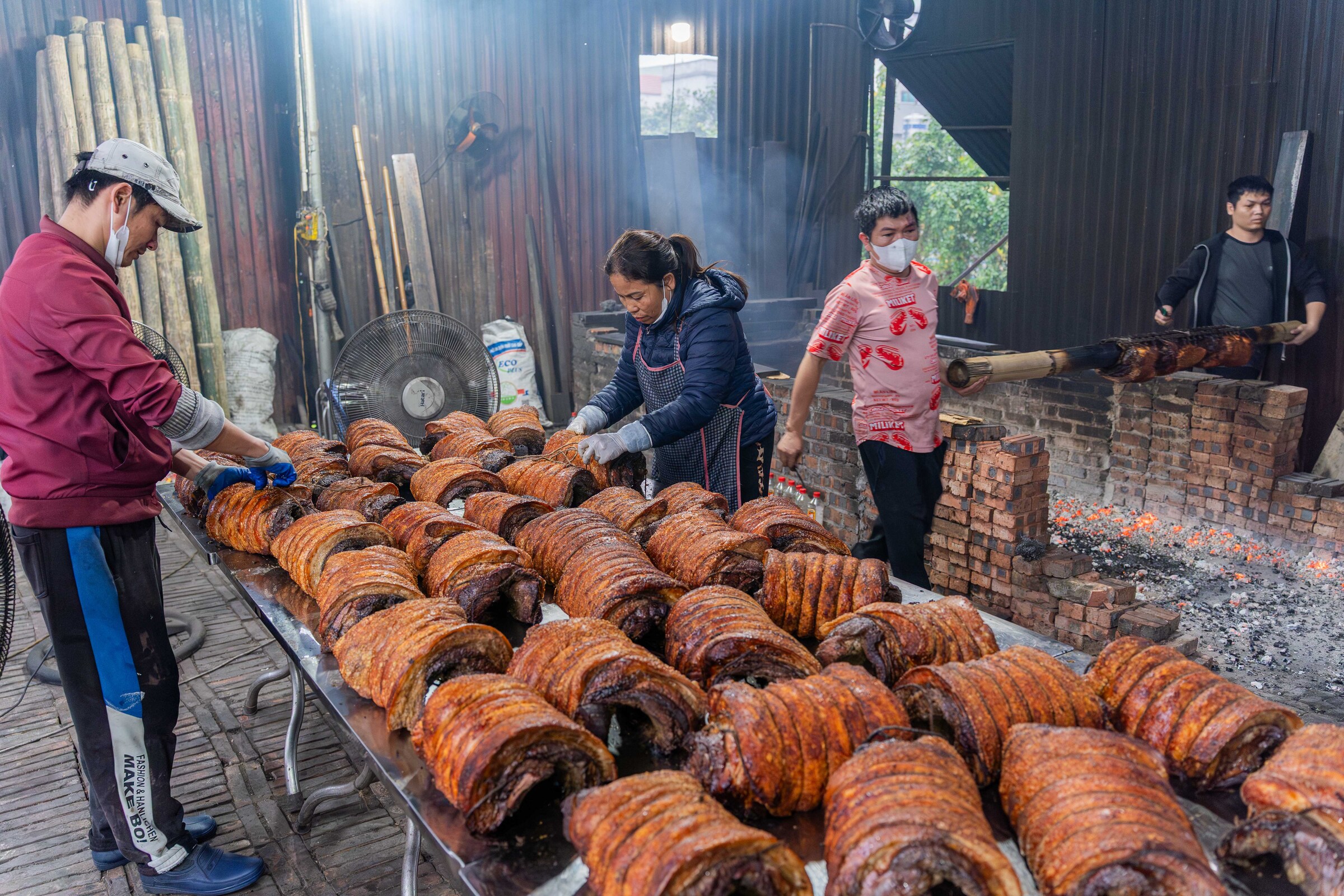 Món thịt quay công thức hơn 1.000 năm ở làng cổ Đường Lâm - 12