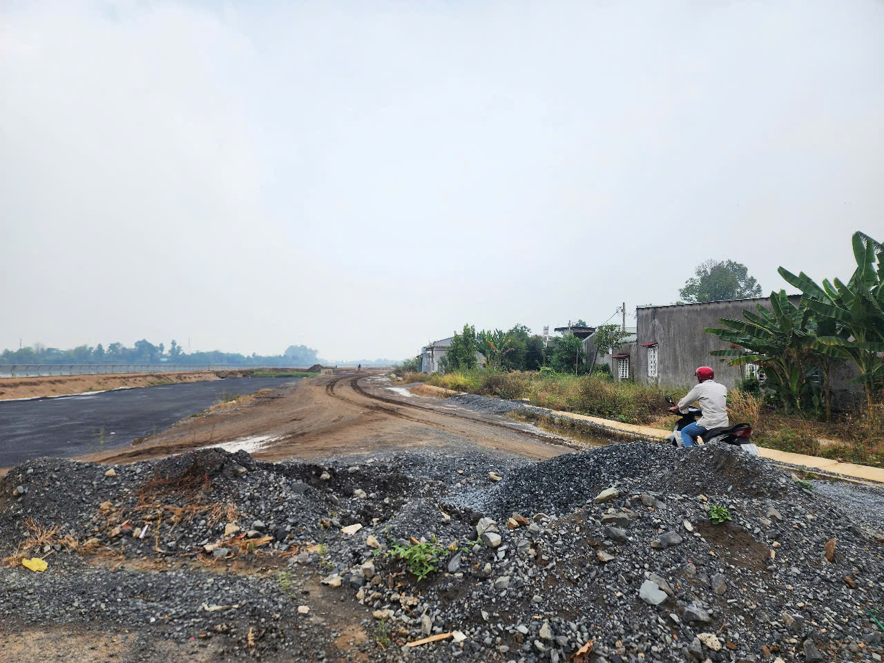 Dự án đường ven sông Đồng Nai: 5,2km đường, hơn 3 năm dự án chưa xong - Ảnh 7.