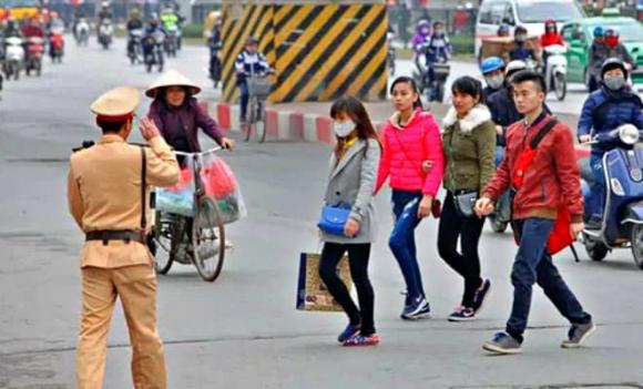 luật giao thông đường bộ, vi phạm giao thông, người đi bộ