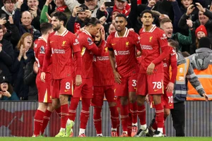 HLV Arne Slot và viễn cảnh đăng quang cùng Liverpool