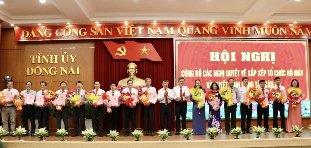 Xin thôi việc...jpg