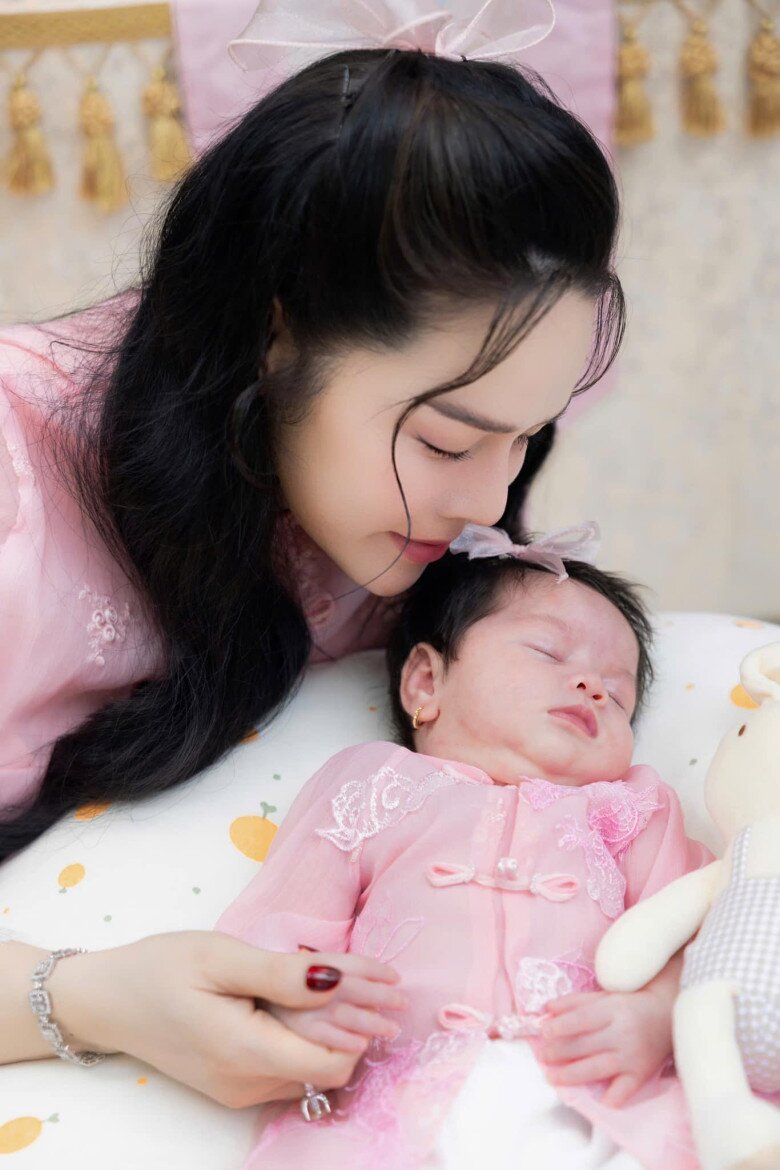 Nữ ca sĩ sang Thái Lan để thực hiện IVF.