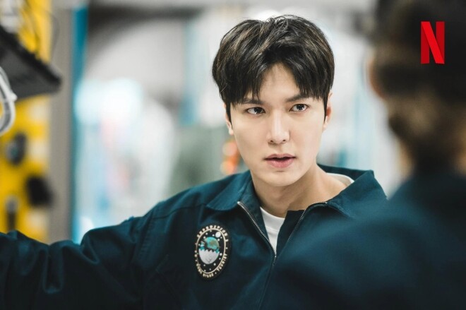 Lee Min Ho trở thành nhân vật hứng chịu lời chê vì thất bại của phim Hỏi các vì sao.