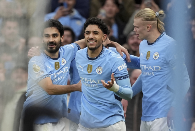 Omar Marmoush mừng bàn trong trận Man City thắng Newcastle ở vòng 25 Ngoại hạng Anh trên sân Etihad, thành phố Manchester, ngày 15/2/2025. Ảnh: Reuters