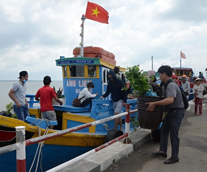 Với không gian thanh tịnh, cảnh vật hoang sơ, đảo Thạnh An là lựa chọn lý tưởng cho chuyến du lịch khám phá trong ngày. Tuy nhiên, khách du lịch nên tìm hiểu, đặt vé đi tàu sớm để di chuyển đi qua và rời khỏi đảo một cách thuận tiện.  