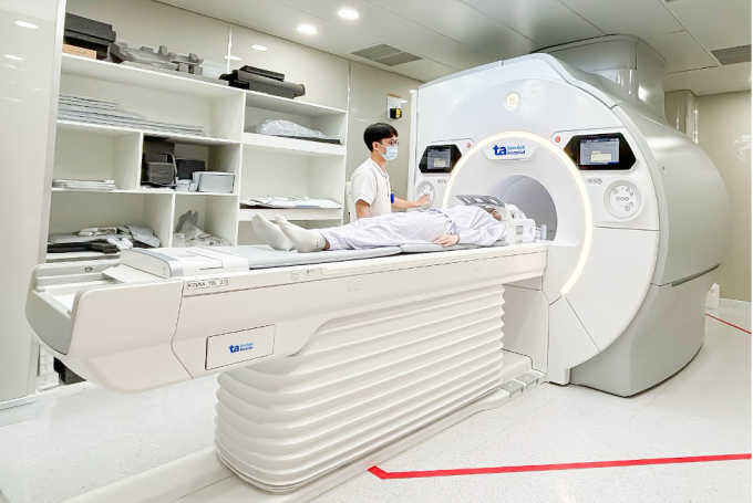 Chụp MRI 3 Tesla giúp tầm soát, phát hiện sớm các yếu tố bất thường có nguy cơ đột quỵ. Ảnh: Phòng khám Đa khoa Tâm Anh Quận 7