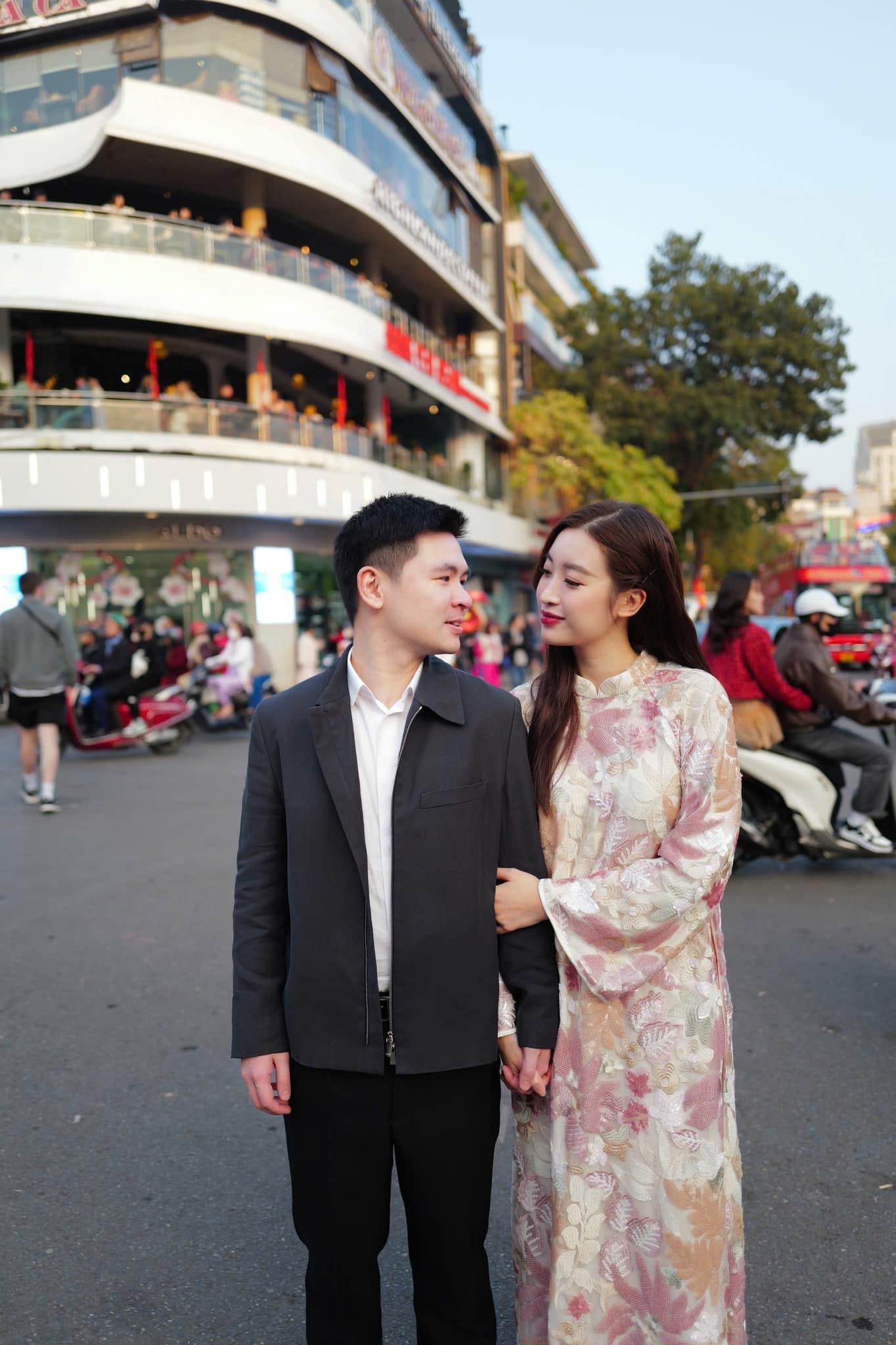 Ao dai Tet cua sao Viet Mau ao duoc long