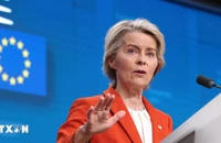 Chủ tịch Ủy ban châu Âu Ursula von der Leyen phát biểu tại cuộc họp báo ở Brussels, Bỉ. (Ảnh: THX/TTXVN)