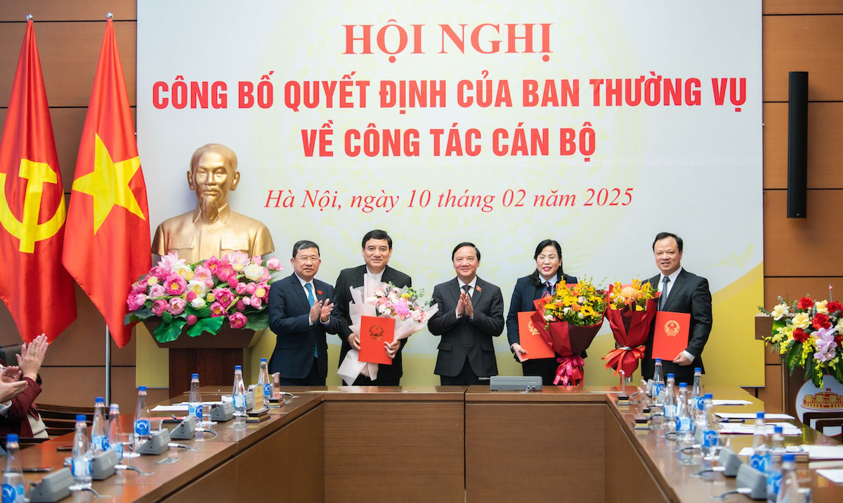 Công bố quyết định của Ban Thường vụ Đảng ủy Quốc hội về công tác cán bộ - Ảnh 1.