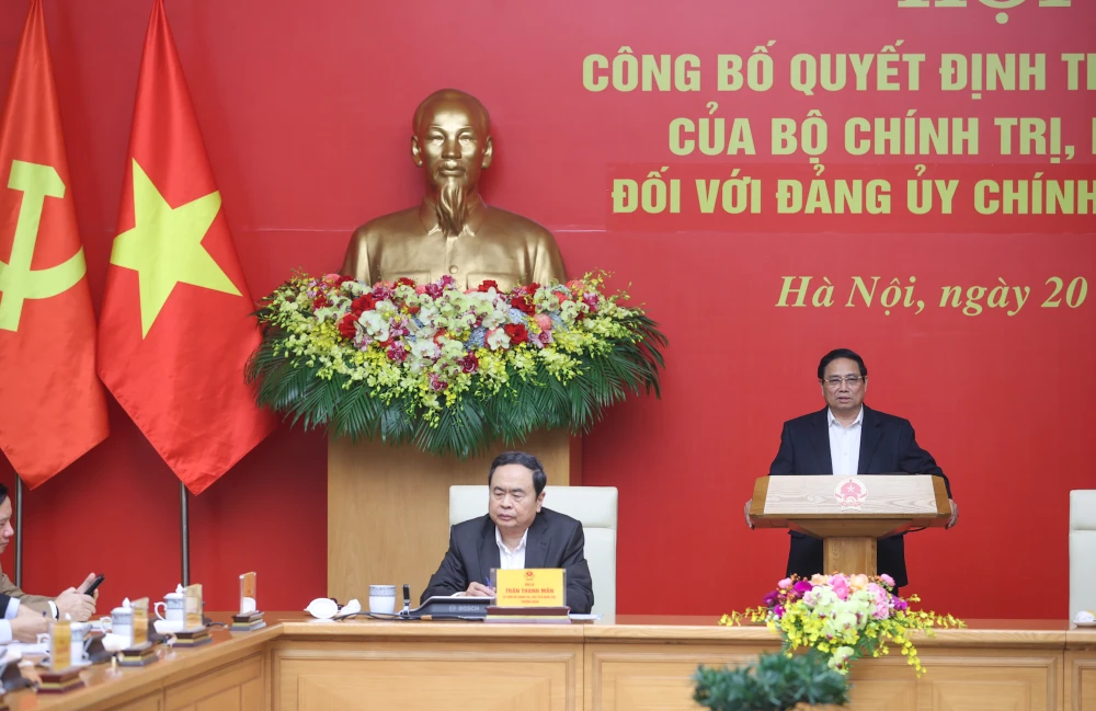 cong-bo-quyet-dinh-thanh-lap-cac-doan-kiem-tra-doi-voi-dang-uy-chinh-phu-dang-uy-quoc-hoi.jpg