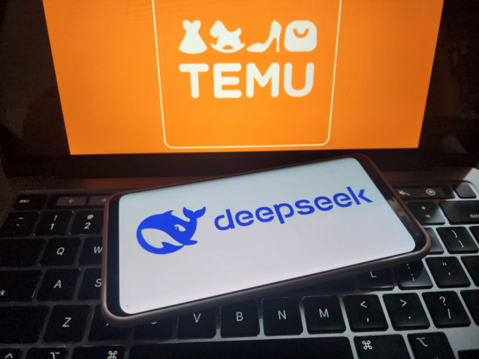 Logo DeepSeek hiển thị trên smartphone. Ảnh: Bảo Lâm