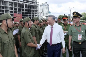 Tổng Bí thư, Chủ tịch nước Tô Lâm động viên lực lượng tham gia bảo vệ an ninh trật tự ở cơ sở của TP.HCM hồi đầu tháng 7-2024. Ảnh: TTXVN