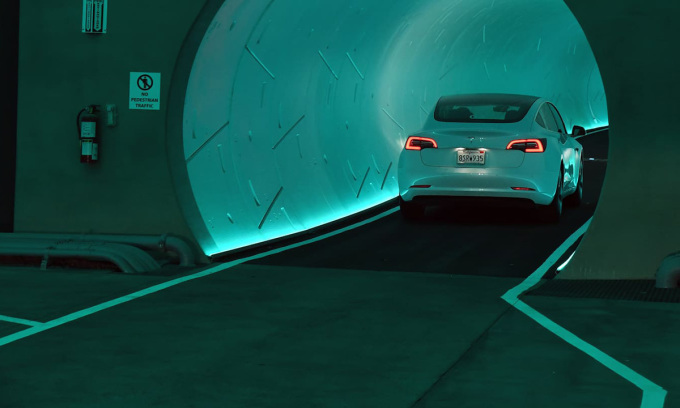 Xe Tesla chạy qua đường hầm ở Las Vegas trong một buổi giới thiệu về mạng lưới Las Vegas Convention Center Loop. Ảnh: NZHerald