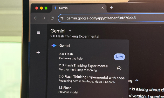 Tùy chọn Gemini 2.0 Flash Thinking trên giao diện web. Ảnh: Tuấn Hưng