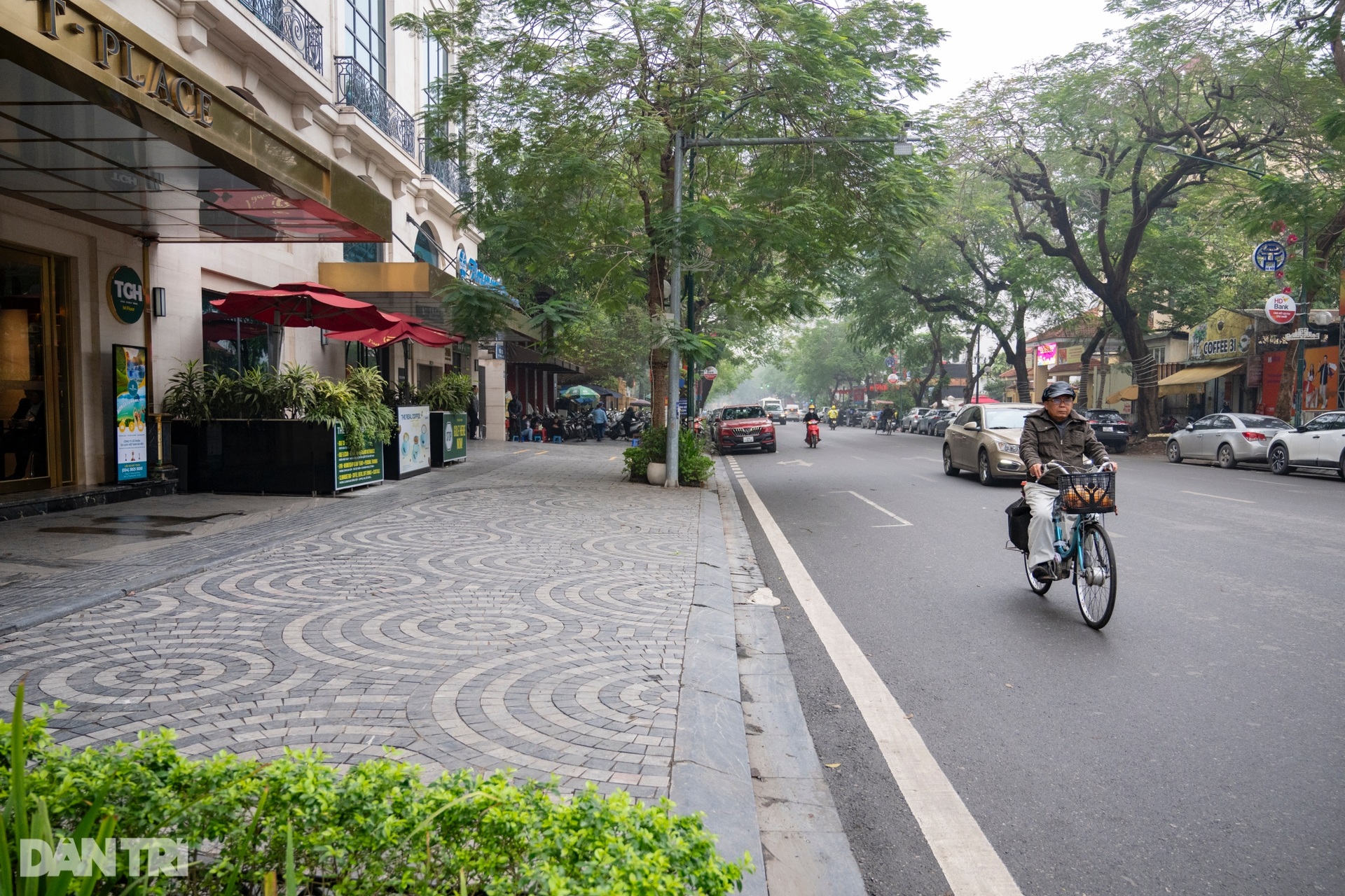 Hình hài các tuyến phố Hà Nội đủ điều kiện cho thuê vỉa hè để kinh doanh - 1