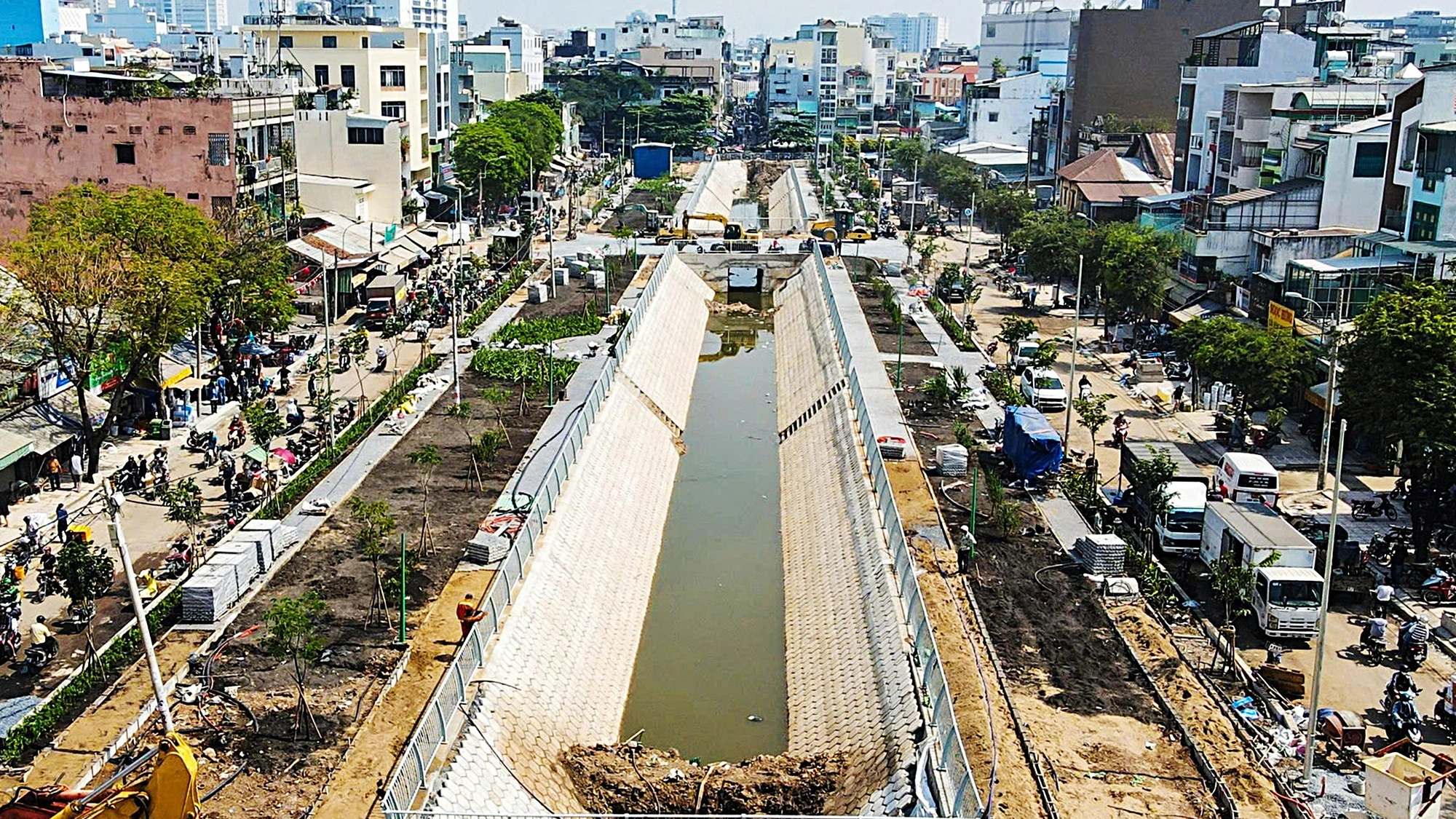 Dòng kênh đen nay đã xanh màu - Ảnh 1.