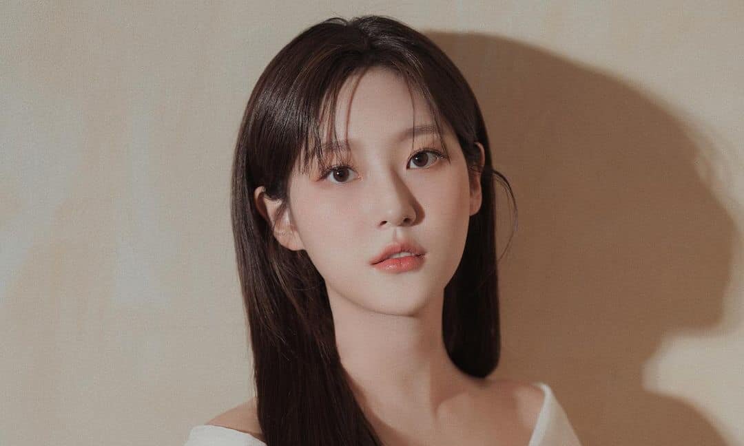 Kim Sae Ron từ khi là diễn viên nhí đến khi trưởng thành