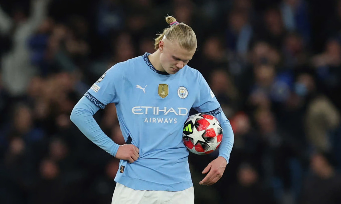 Tiền đạo Erling Haaland thất vọng sau khi Man City thủng lưới trước Club Brugge ở lượt cuối vòng bảng Champions League trên sân Etihad, thành phố Manchester, Anh tối 29/1/2025. Ảnh: Reuters