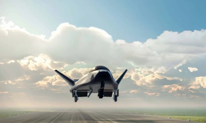 Máy bay Dream Chaser đang hạ cánh. Ảnh: Sierra Space