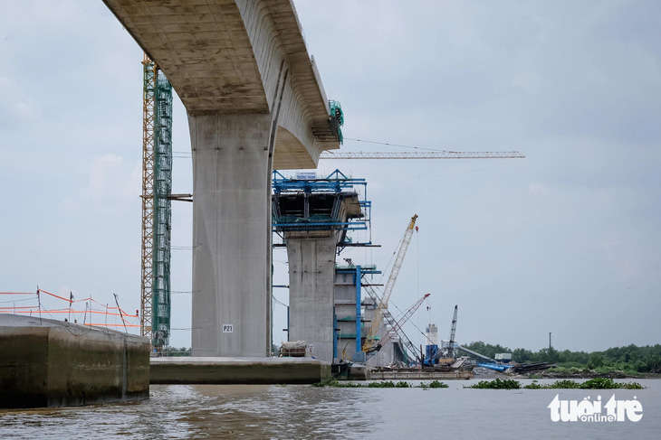 Mùng 4 Tết, Thủ tướng thị sát các dự án sân bay, cao tốc tại Đông Nam Bộ - Ảnh 2.