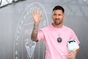 Yêu cầu chuyển nhượng của Messi bị vạch trần