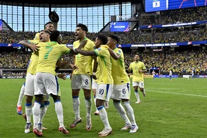 Đè bẹp Paraguay, đội tuyển Brazil sẽ 'bắt tay' Colombia 