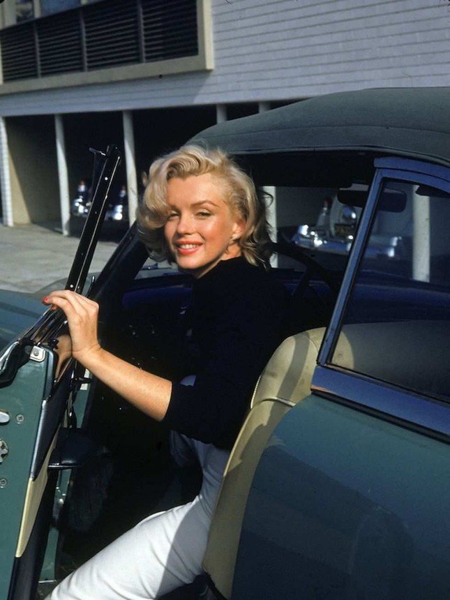 Những bí quyết giữ gìn nhan sắc của "biểu tượng màn bạc" Marilyn Monroe - 2