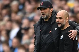 Pep Guardiola từ chối trả lời câu hỏi về Klopp