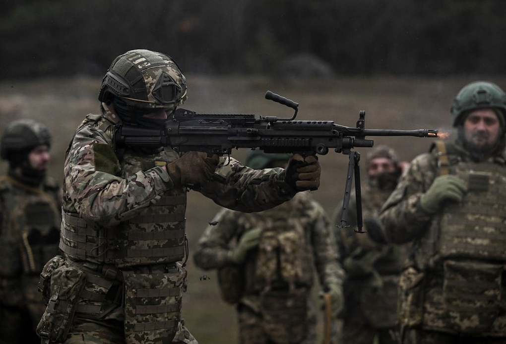 Pháo đài Donbass nguy cơ thất thủ, Ukraine thay tướng giữa dòng - 1