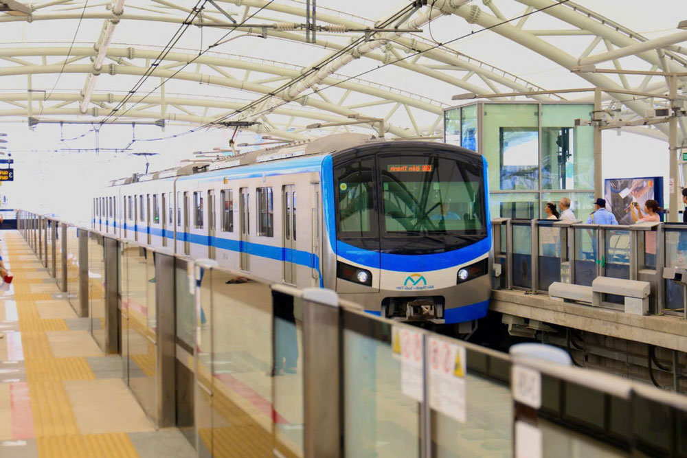 Metro số 1 được hàng ngàn người dân lựa chọn là phương tiện di chuyển mỗi ngày. Ảnh: NGỌC QUÝ