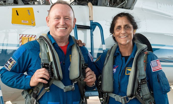 Phi hành gia Butch Wilmore và Suni Williams. Ảnh:NASA/Robert Markowitz