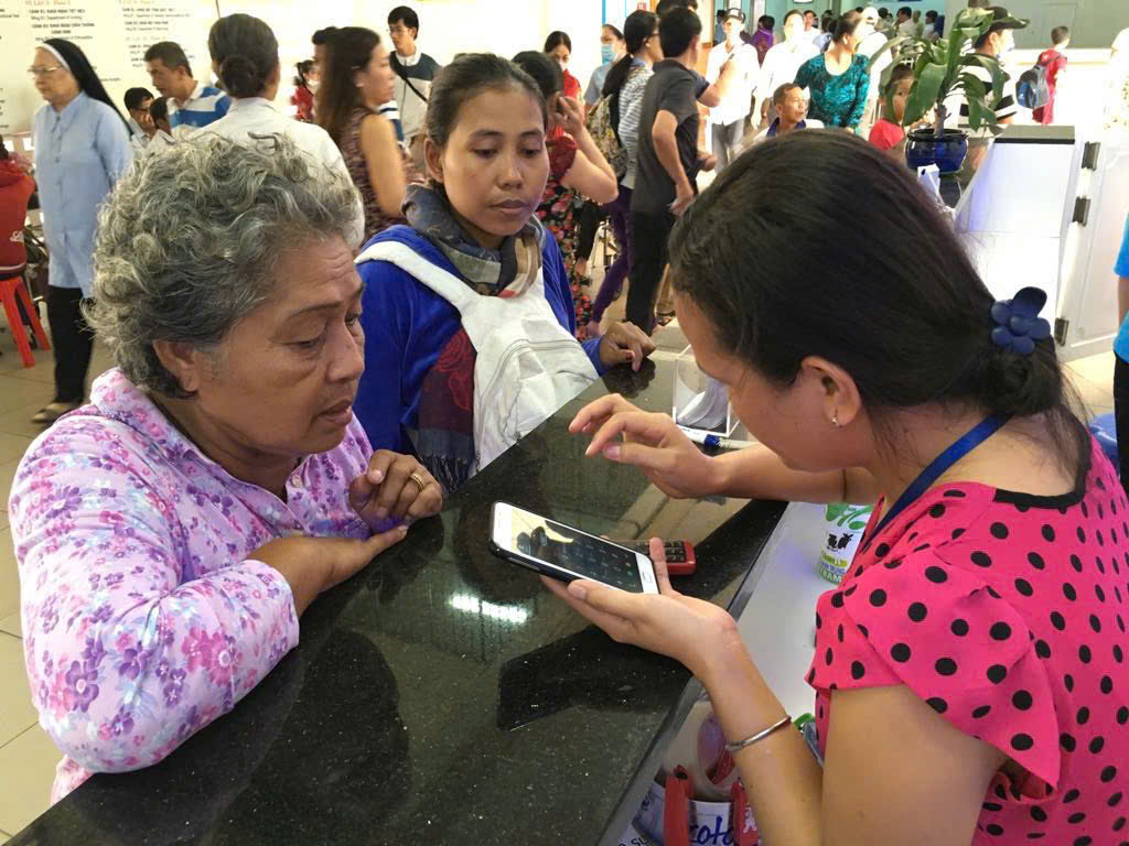 Phiên dịch cho bệnh nhân Campuchia ở Bệnh viện Chợ Rẫy: 'Thấy lòng bình an đến lạ'

- Ảnh 1.