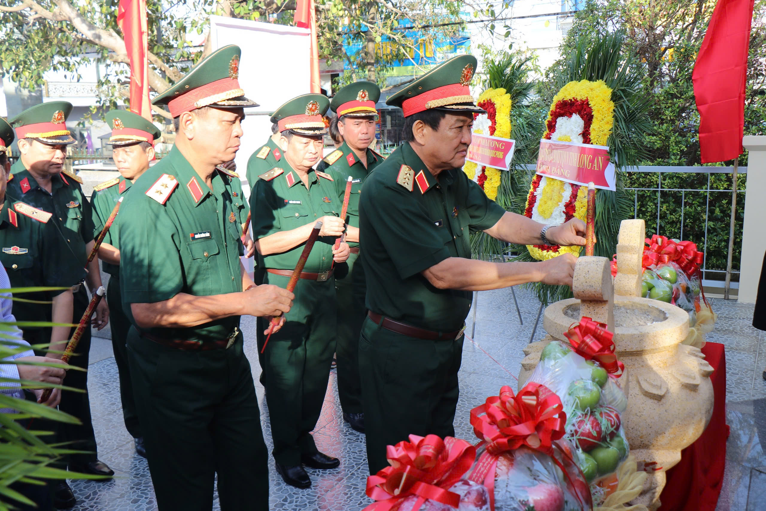 Thượng tướng Võ Minh Lương tham dự nhiều hoạt động Xuân chiến sĩ 2025- Ảnh 1.