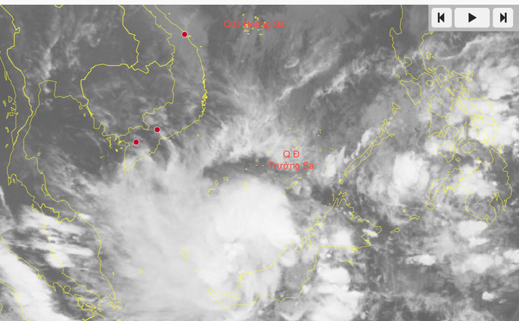 Vùng áp thấp ở nam Biển Đông có khả năng mạnh lên thành áp thấp nhiệt đới - Ảnh 1.