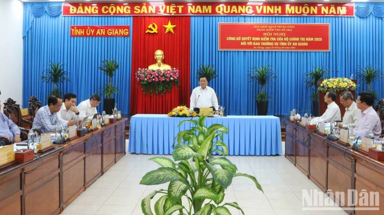 Công bố Quyết định kiểm tra của Bộ Chính trị đối với Ban Thường vụ Tỉnh ủy An Giang ảnh 1